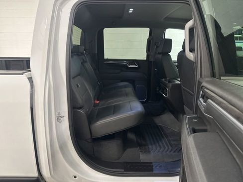 Used 2025 Chevrolet Silverado 2500 LTZ w/ LTZ Convenience Package AWD/4WD image 15
