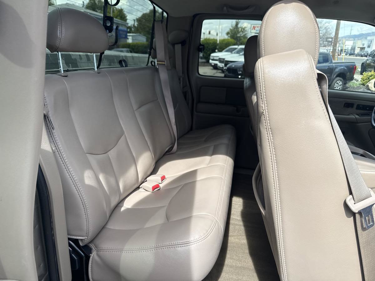 Used 2003 Chevrolet Silverado 2500 LT AWD/4WD image 18