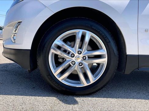Used 2018 Chevrolet Equinox Premier FWD image 35