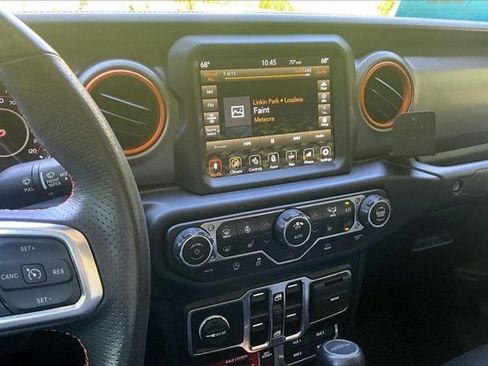 Used 2022 Jeep Gladiator Mojave w/ Cold Weather Group AWD/4WD image 9