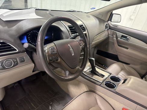 Used 2013 Lincoln MKX FWD image 14