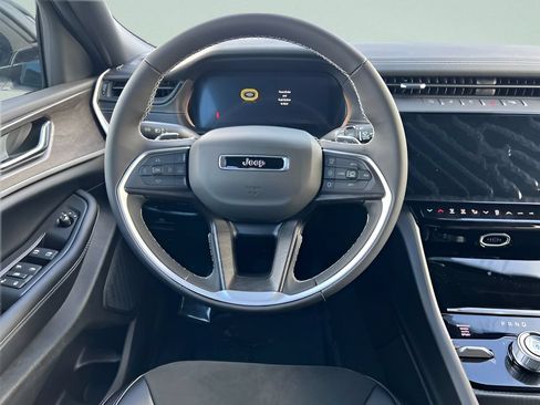 New 2026 Jeep Grand Cherokee Altitude AWD/4WD image 20
