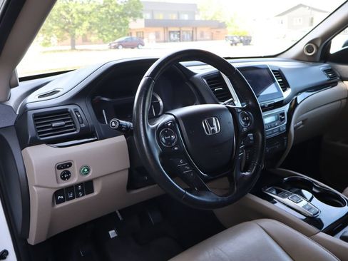 Used 2016 Honda Pilot Touring image 15