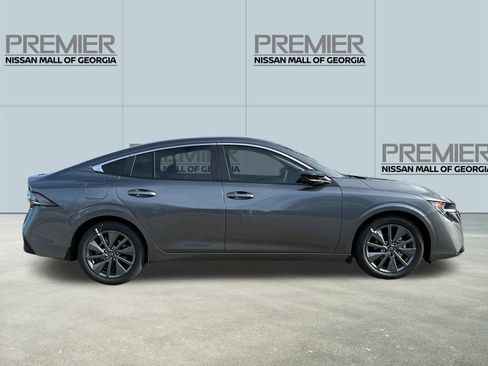 New 2026 Nissan Sentra SL w/ Floor Mat Package FWD image 4