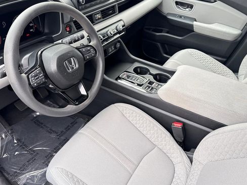 Certified 2023 Honda Pilot LX image 4