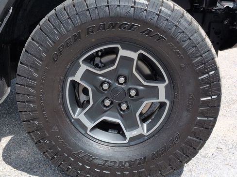 Used 2023 Jeep Wrangler Unlimited Rubicon AWD/4WD image 11