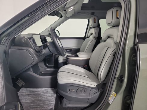 Used 2023 Rivian R1S Launch Edition image 20