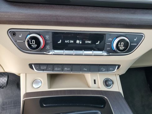 Used 2021 Audi Q5 Premium w/ Convenience Package image 25