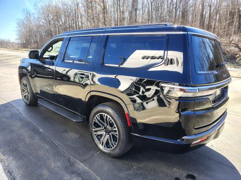 New 2026 Jeep Grand Wagoneer 4WD image 8