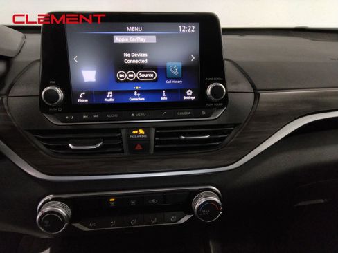 Used 2025 Nissan Altima 2.5 SV image 19