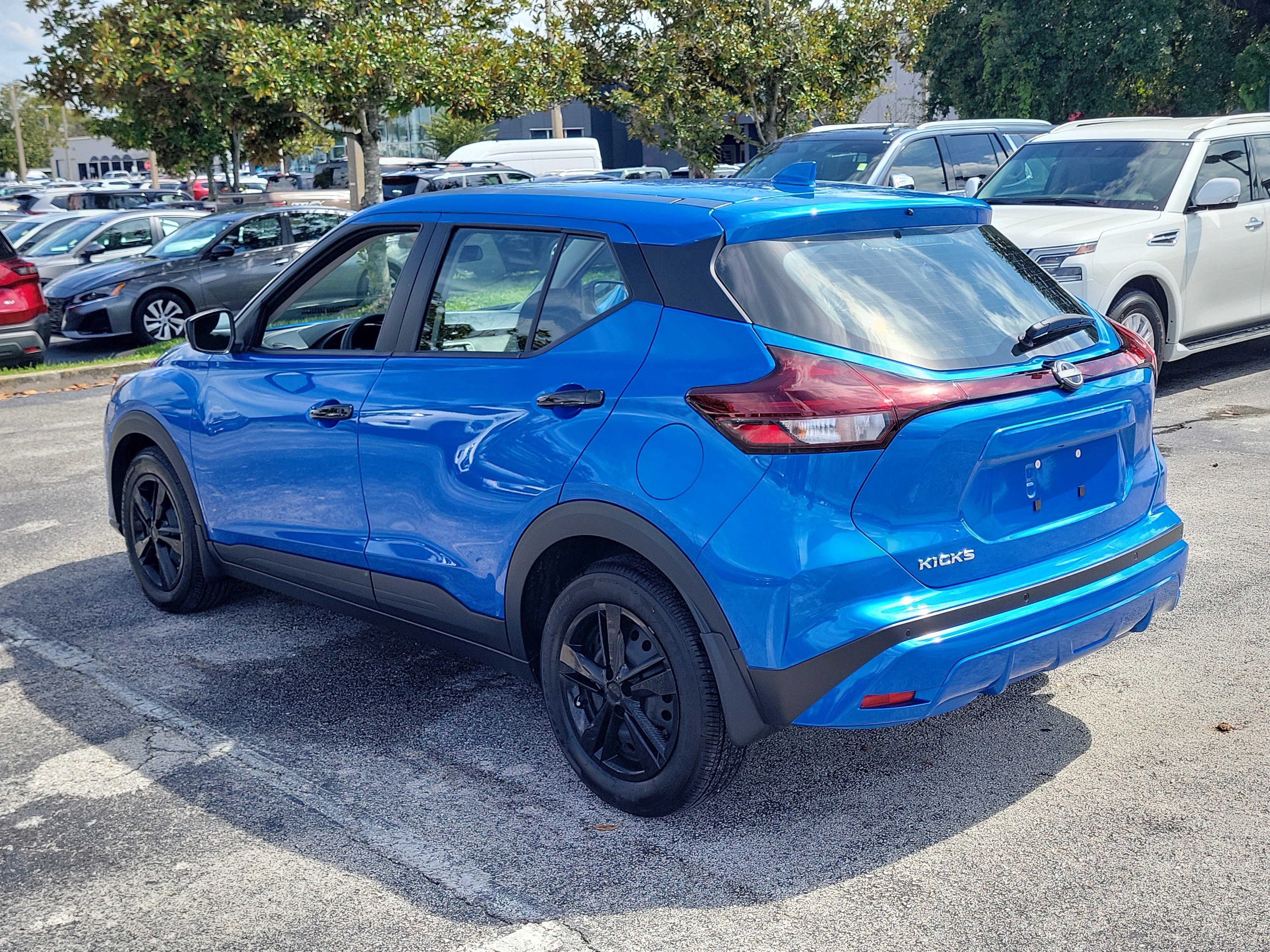 Certified 2025 Nissan Kicks Play S FWD image 8
