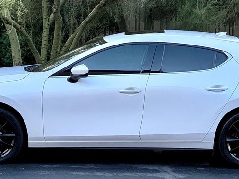 Used 2025 MAZDA MAZDA3 2.5 S Hatchback w/ Premium Pkg image 5