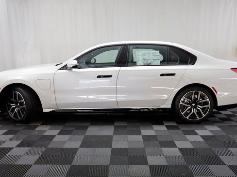 New 2026 BMW 750e xDrive w/ Executive Package AWD/4WD image 5