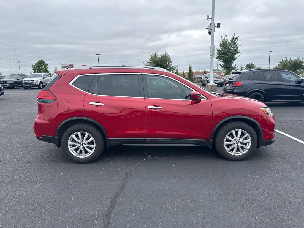 Used 2017 Nissan Rogue SV FWD image 9