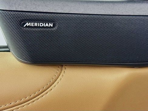 Used 2025 Land Rover Range Rover SE image 20