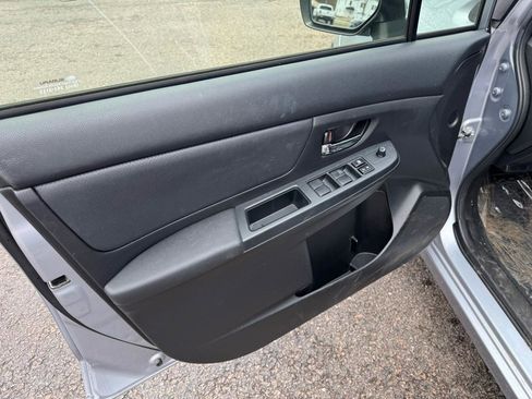 Used 2014 Subaru Impreza 2.0i Limited AWD/4WD image 9