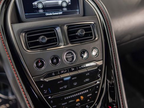 Used 2018 Aston Martin DB11 V12 image 26