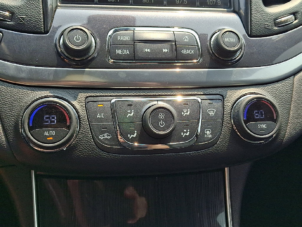 Used 2019 Chevrolet Impala LT FWD image 12