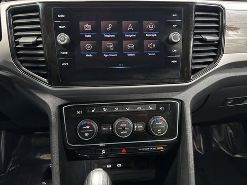 Used 2022 Volkswagen Atlas SEL image 19