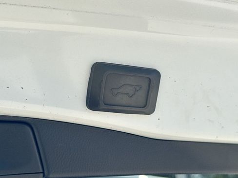 Used 2019 Toyota RAV4 XLE w/ Convenience Package FWD image 35