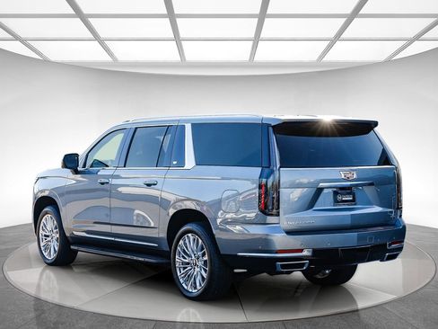 Used 2025 Cadillac Escalade ESV Premium Luxury w/ LPO, Floor Liner Package AWD/4WD image 2