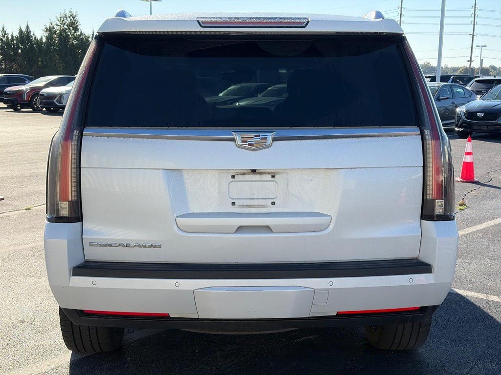 Used 2016 Cadillac Escalade Luxury AWD/4WD image 3