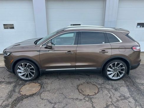 Used 2022 Lincoln Nautilus Reserve w/ Equipment Group 202A image 3