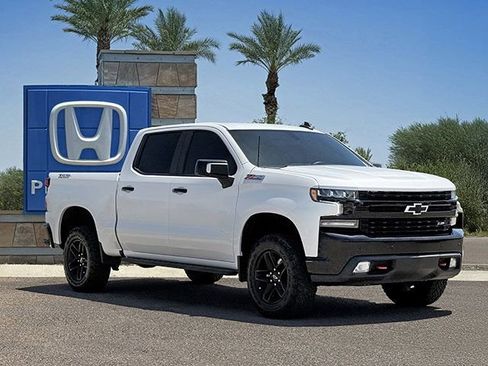 Used 2021 Chevrolet Silverado 1500 LT Trail Boss w/ Convenience Package II AWD/4WD image 3