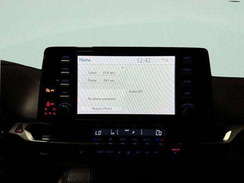 Used 2022 Toyota Sienna XLE FWD image 13