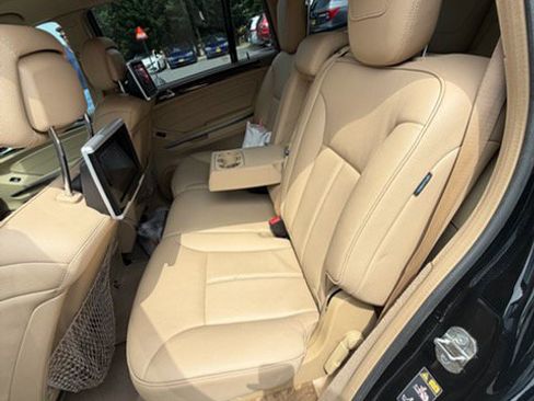 Used 2012 Mercedes-Benz GL 450 4MATIC image 5