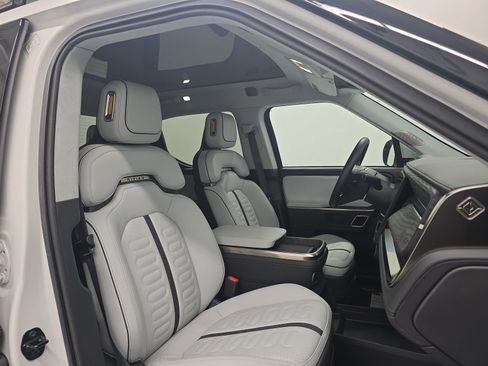 Used 2023 Rivian R1T Adventure AWD/4WD image 23