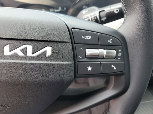 New 2025 Kia K4 EX image 18