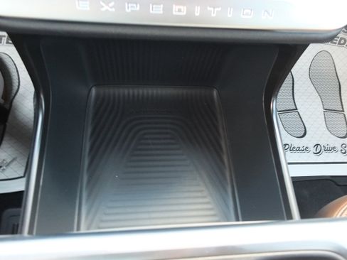 Used 2025 Ford Expedition King Ranch image 28