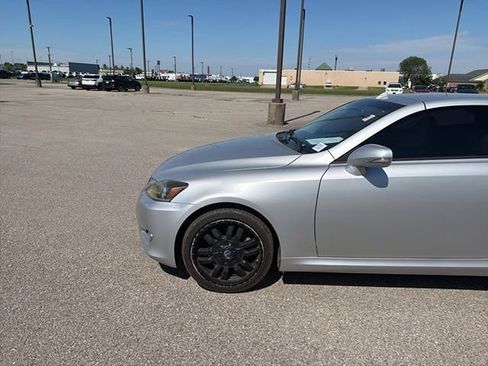 Used 2012 Lexus IS 250C w/ Luxury Pkg RWD image 9