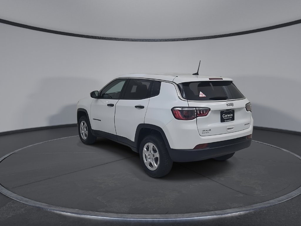 Used 2022 Jeep Compass Sport AWD/4WD image 12
