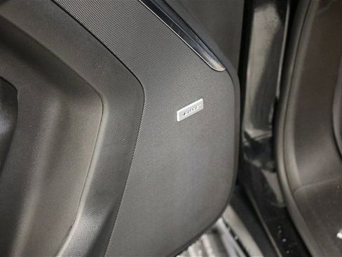 New 2026 Chevrolet Suburban High Country image 34