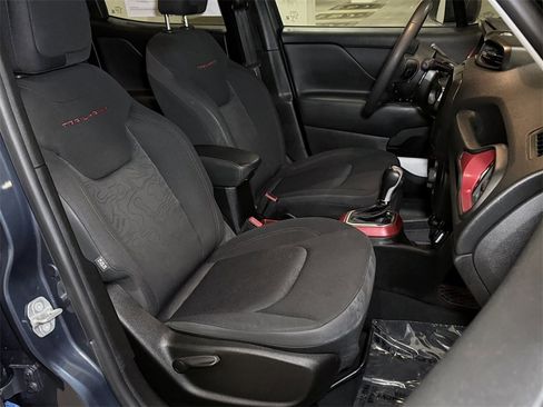 Used 2020 Jeep Renegade Trailhawk image 13