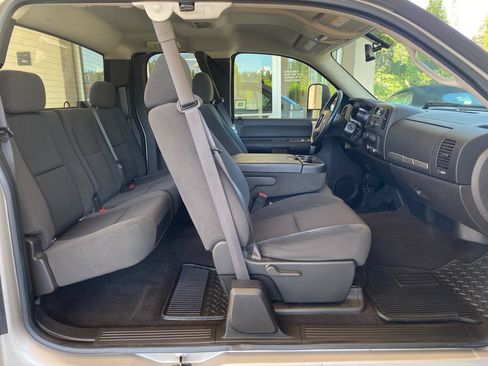 Used 2009 Chevrolet Silverado 2500 LT AWD/4WD image 32