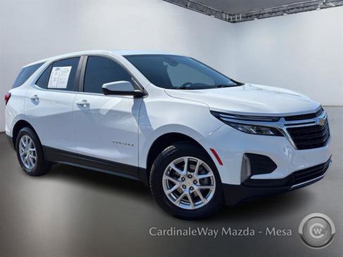 Used 2023 Chevrolet Equinox LT w/ Driver Convenience Package image 2