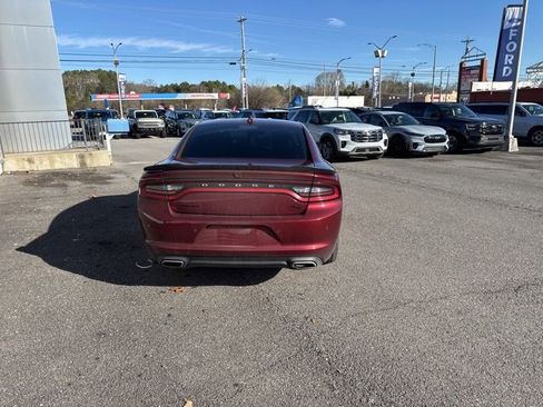 Used 2018 Dodge Charger R/T w/ Plus Group image 4