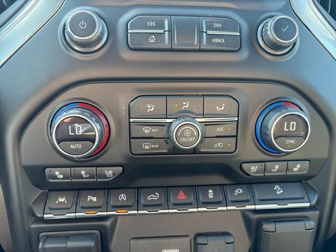 Used 2019 Chevrolet Silverado 1500 LTZ AWD/4WD image 19