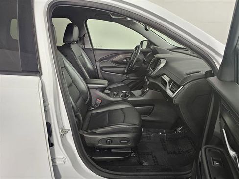 Used 2024 GMC Terrain SLT image 13