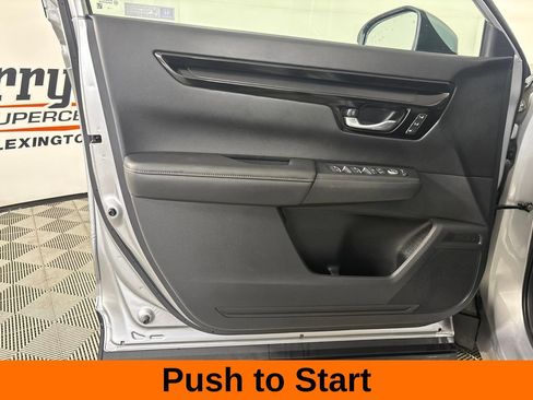 Used 2025 Honda CR-V EX-L image 9