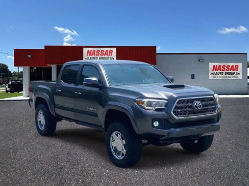 Used 2016 Toyota Tacoma TRD Sport w/ Towing Package RWD image 3