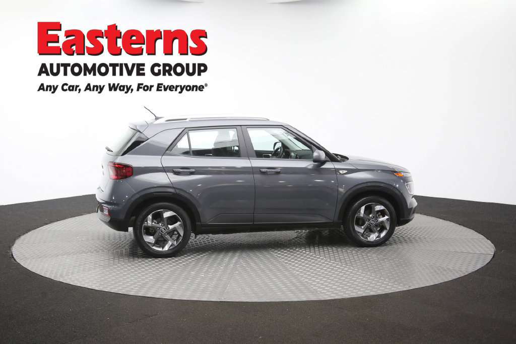 Used 2025 Hyundai Venue SEL FWD image 45
