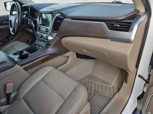 Used 2019 Chevrolet Suburban LT image 21