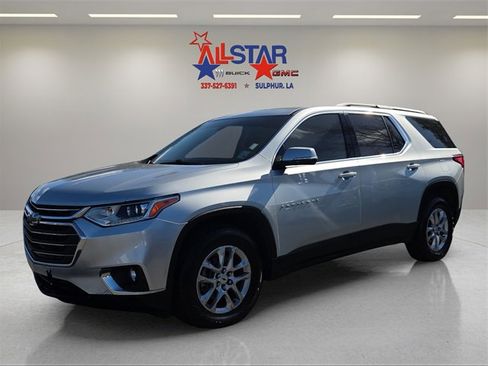 Used 2019 Chevrolet Traverse LT w/ LT Premium Package image 3