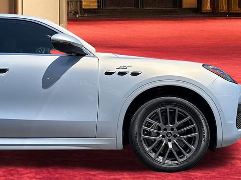 Used 2023 Maserati Grecale GT AWD/4WD image 36