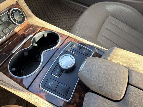 Used 2013 Mercedes-Benz CLS 550 w/ Premium I Pkg image 30