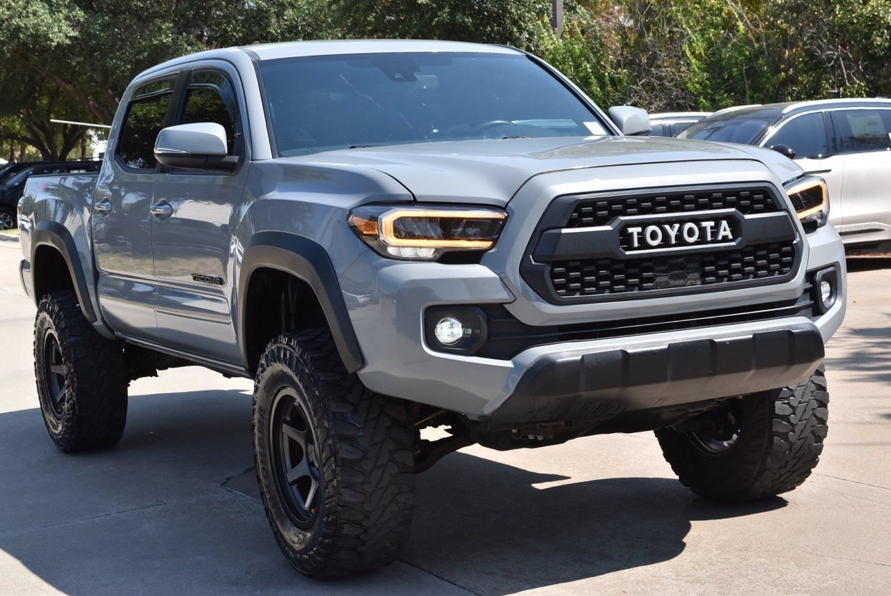 Used 2020 Toyota Tacoma TRD Off-Road AWD/4WD image 4